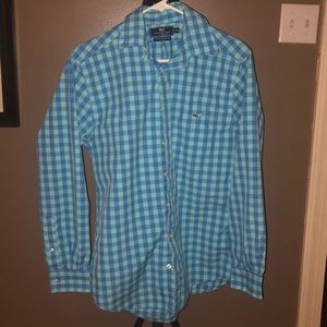Vineyard Vines Button down. Make an offer!